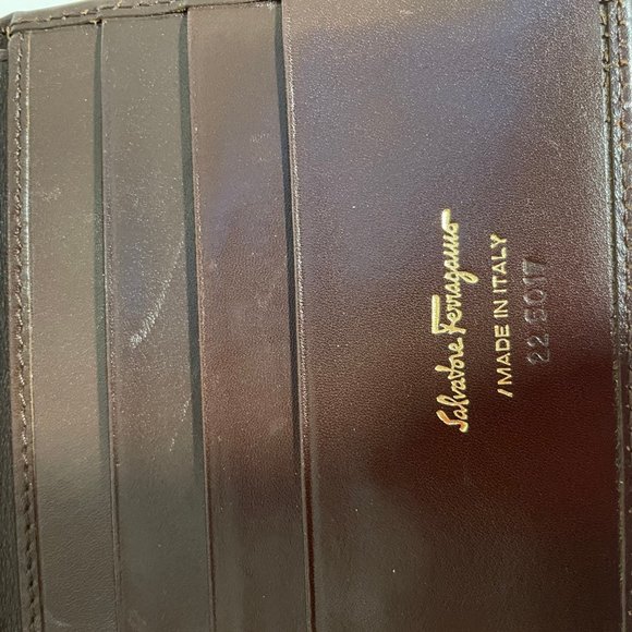 Salvatore Ferragamo Wallet - Picture 5 of 6